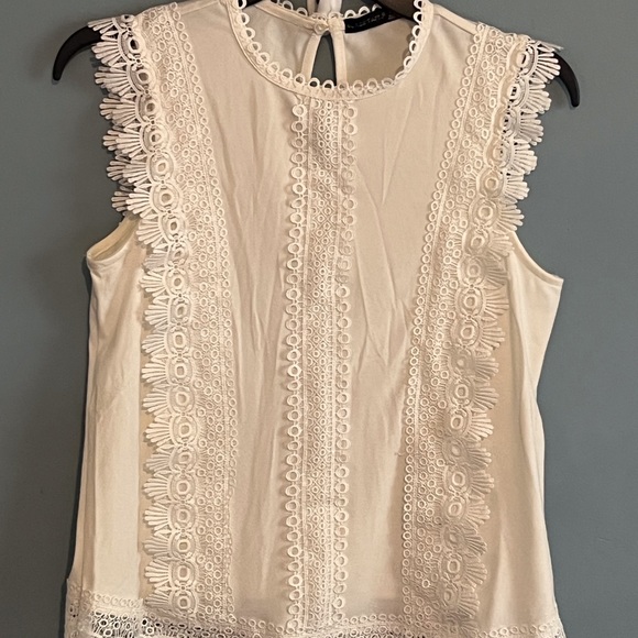 SELLING BLACK TAPE WOMEN BLOUSE SIZE PM COLOR CREAM SLEEVELESS BNWOT - Picture 4 of 12